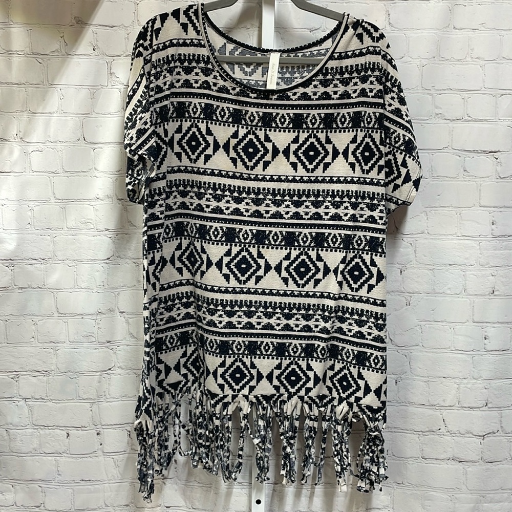 Now N Forever Aztec fringe bottom 2x tee shirt top